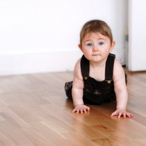 baby-crawling-on-hard-wood-floor-by-rrss.jpg