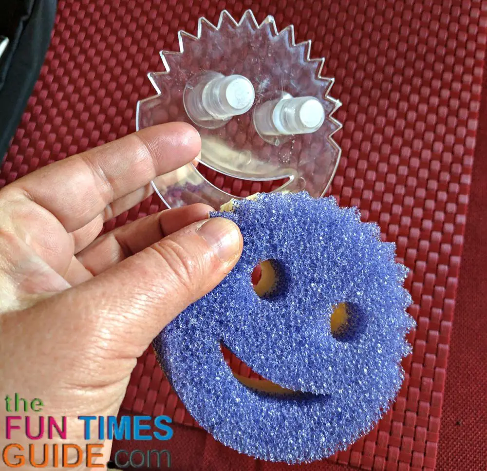 Scrub Daddy Caddy Smiley Face Sponge Holder with Suction Cups and Smart Storage 