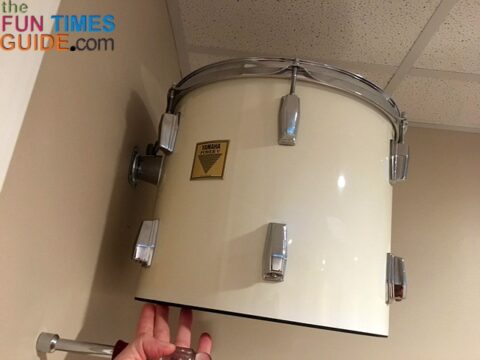 Here you can see the mounting bracket on the drum against the wall mount.