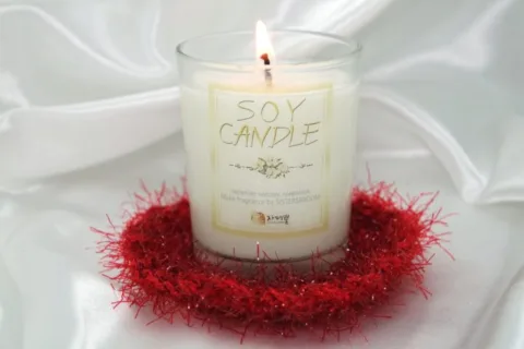 See the best reasons to burn soy candles instead of paraffin wax candles!