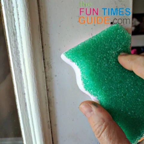 using eraser daddy sponge on door frame