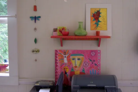 colorful-wall-shelf
