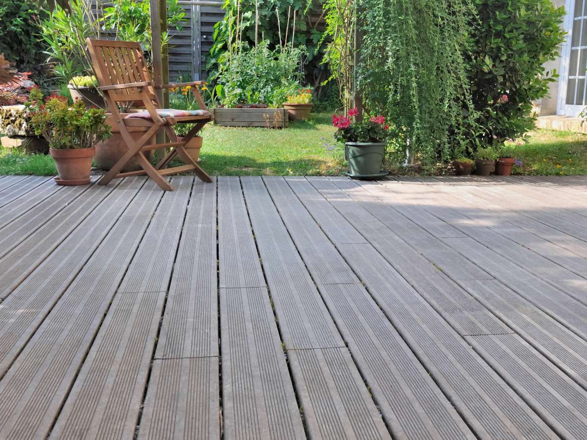 A closeup example of what composite decking over a swimming pool looks like. 