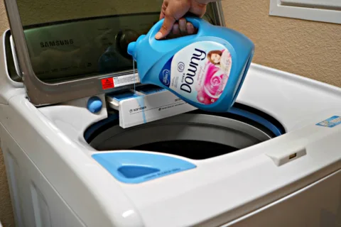 Should I use fabric softener? Do you NEED fabric softener when doing laundry? Is fabric softener bad? Answers to these and MANY more questions about fabric softener and dryer sheets.