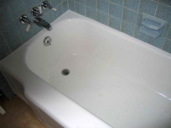 Diy Fiberglass Tub Repair Tips For, How To Clean Bottom Of Fiberglass Bathtub