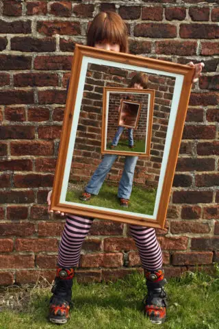 frame-old-clothes
