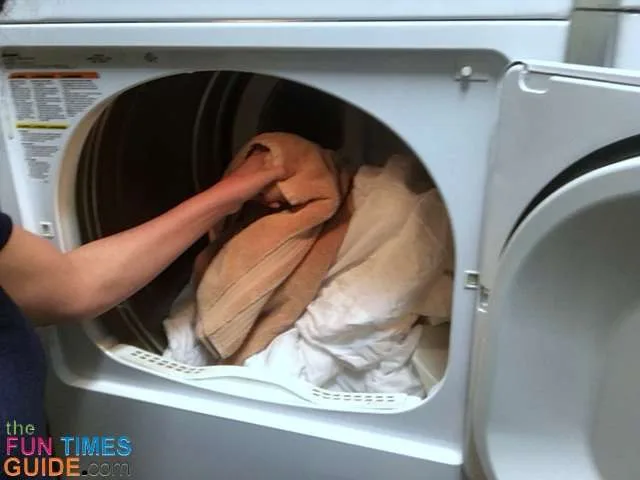 This time, I added one dry bath towel into the dryer with the wet bed sheets. Do you think the sheets ended up in knots this time?