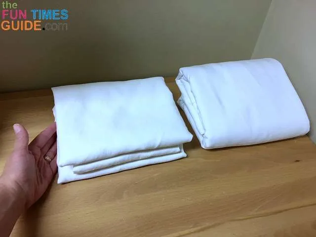 After using the single bed sheet drying method to dry 1 flat sheet and 3 pillowcases, this is what they looked like after being washed, dried, and folded. 