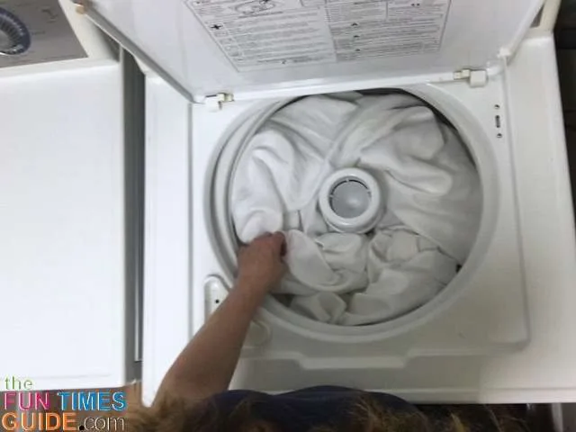 I did an experiment at home using 4 different methods to dry sheets in the dryer after removing them from the washer. See what turned out to be the BEST way to dry bed sheets quickly! 