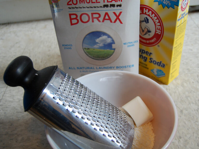 Best DIY Natural Fabric Softener Recipes For Your Washer And Dryer + Ways To Get Rid Of Static