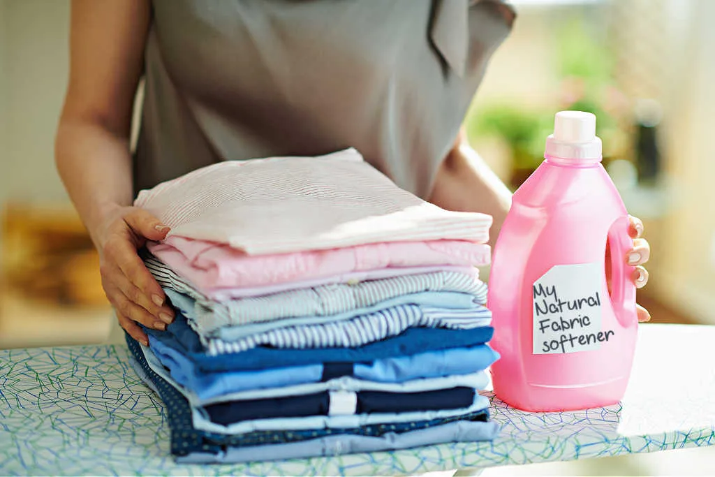 See all the best natural fabric softener recipes!