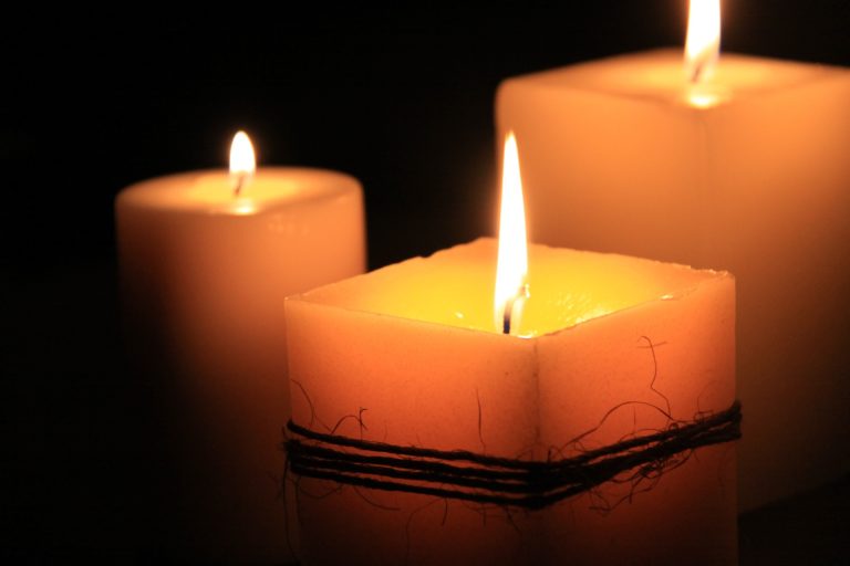 Want Long Lasting Candles? 10 Candle Burning Tips For Longer Burning