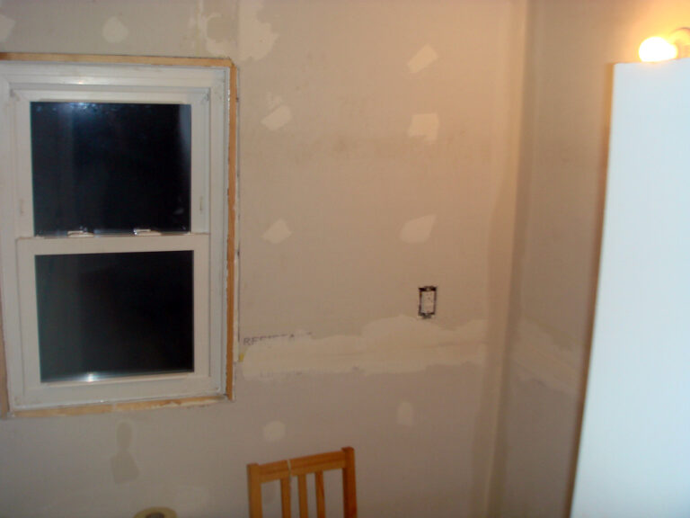 Drywall Tools 101 How To Fix Drywall With Spackle vs Joint Compound