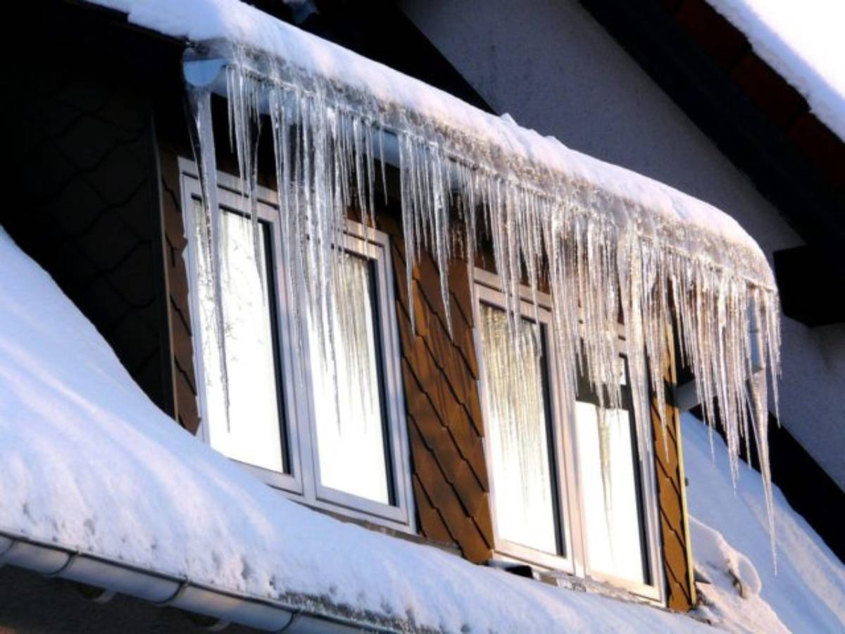 winter-ice-gutters