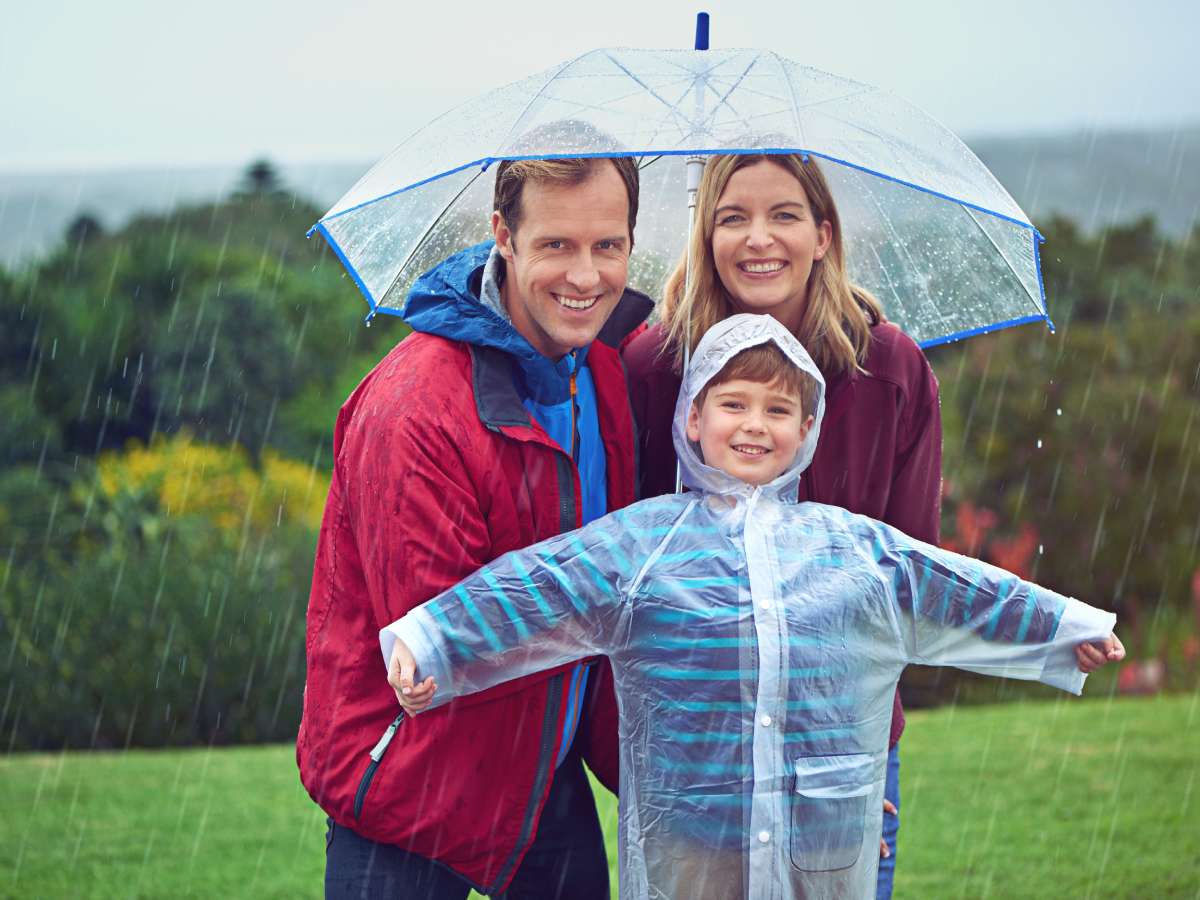 Here are some clever ways to take advantage of the rain at your yard sale!